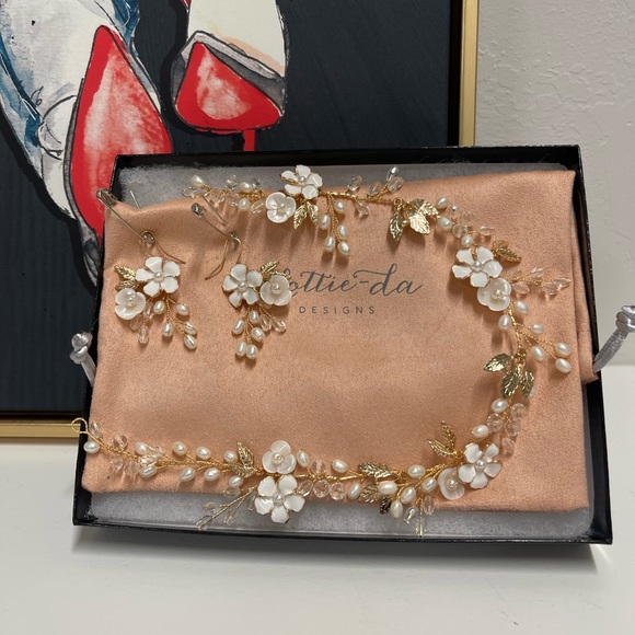 Boho Wedding Hair Halo, Long,Gold hair vine with matching Earrings - Picture 2 of 6